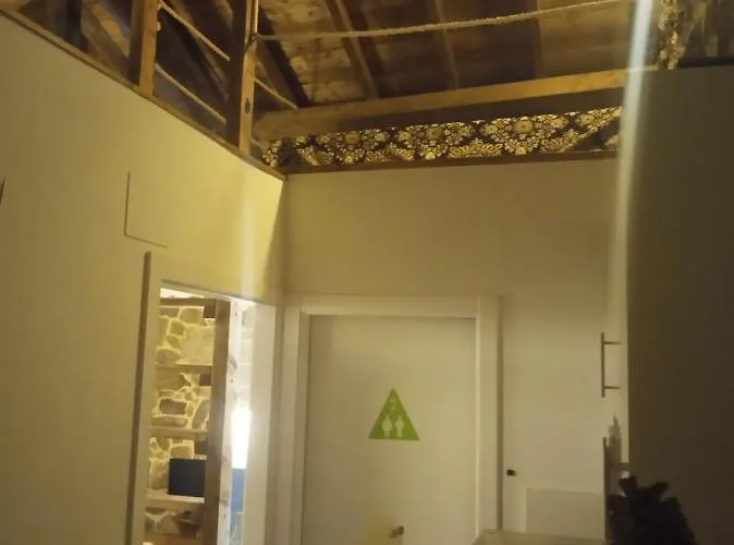 Carballo Do Xures بيت شباب Maus de Salas