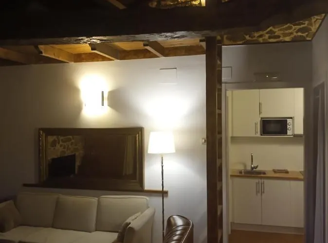 Carballo Do Xures بيت شباب Maus de Salas